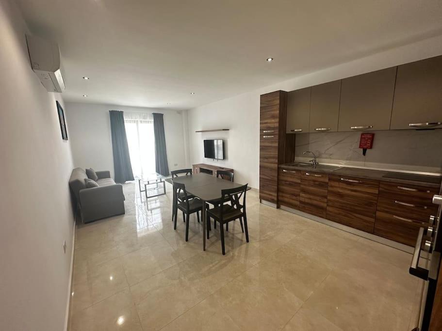 Ferienwohnung Duplex Penthouse In Gzira Sleeps 6 Exterior foto